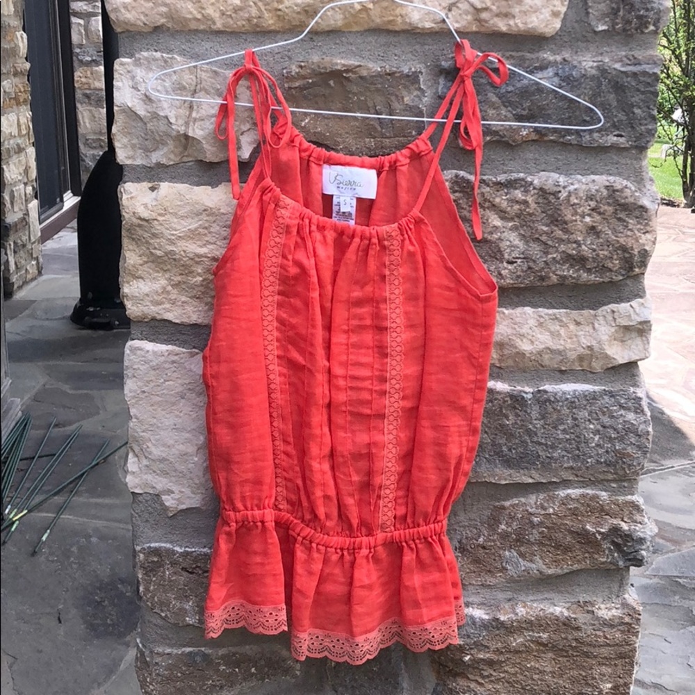 Women’s Sleeveless Top